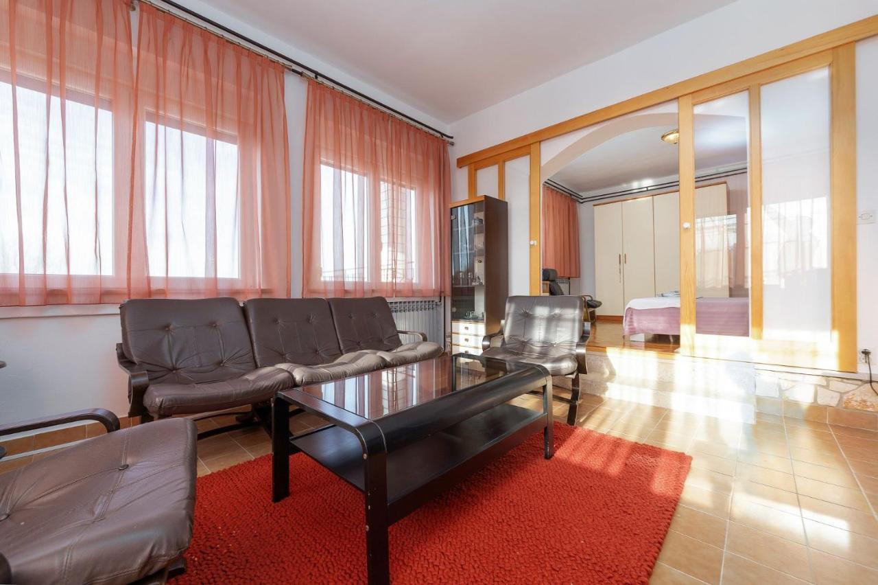 Apartments Pilicari (Adults Only) ロヴィニ エクステリア 写真